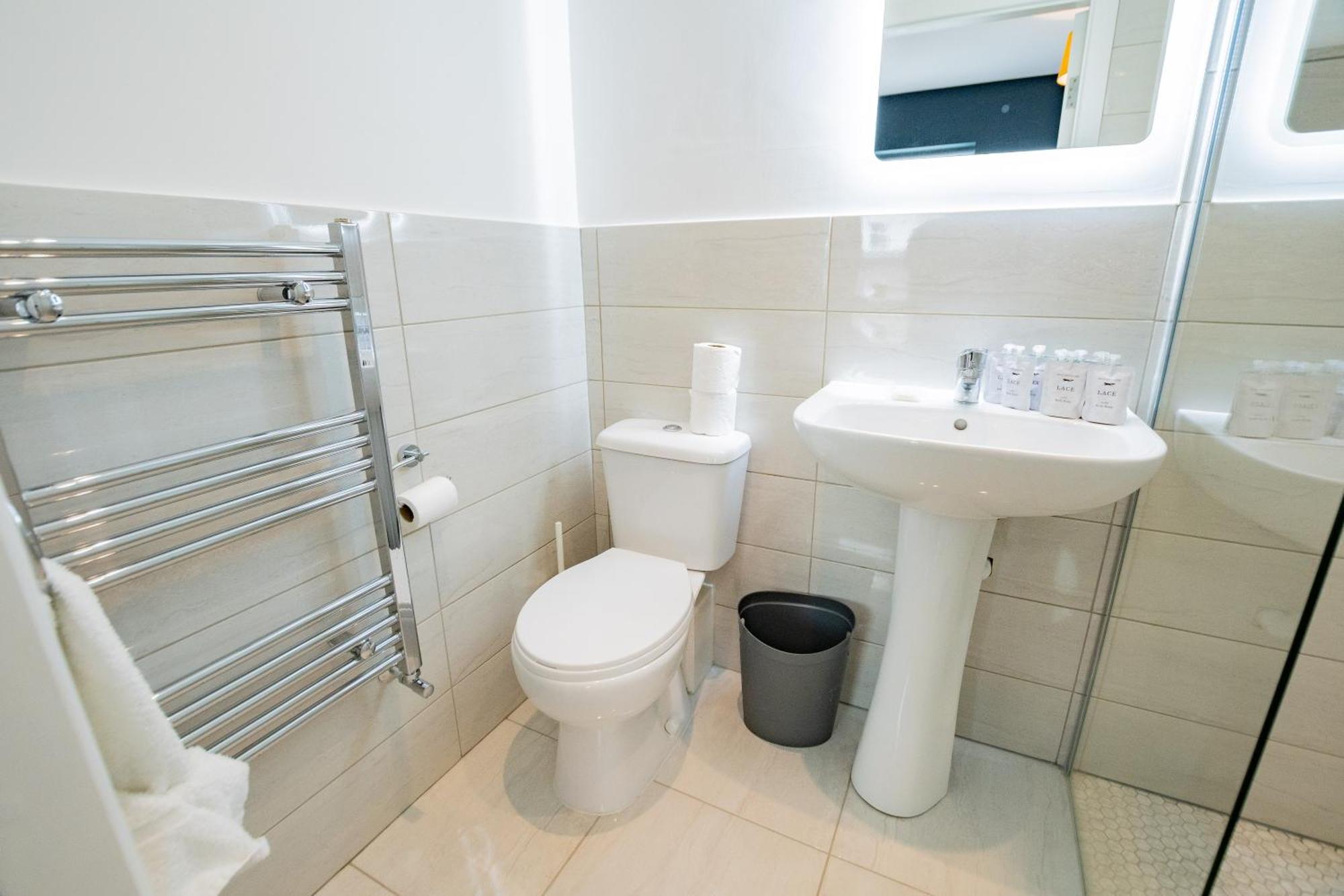 Villa The Large Group House -Sleeps 21 à Dublin Extérieur photo
